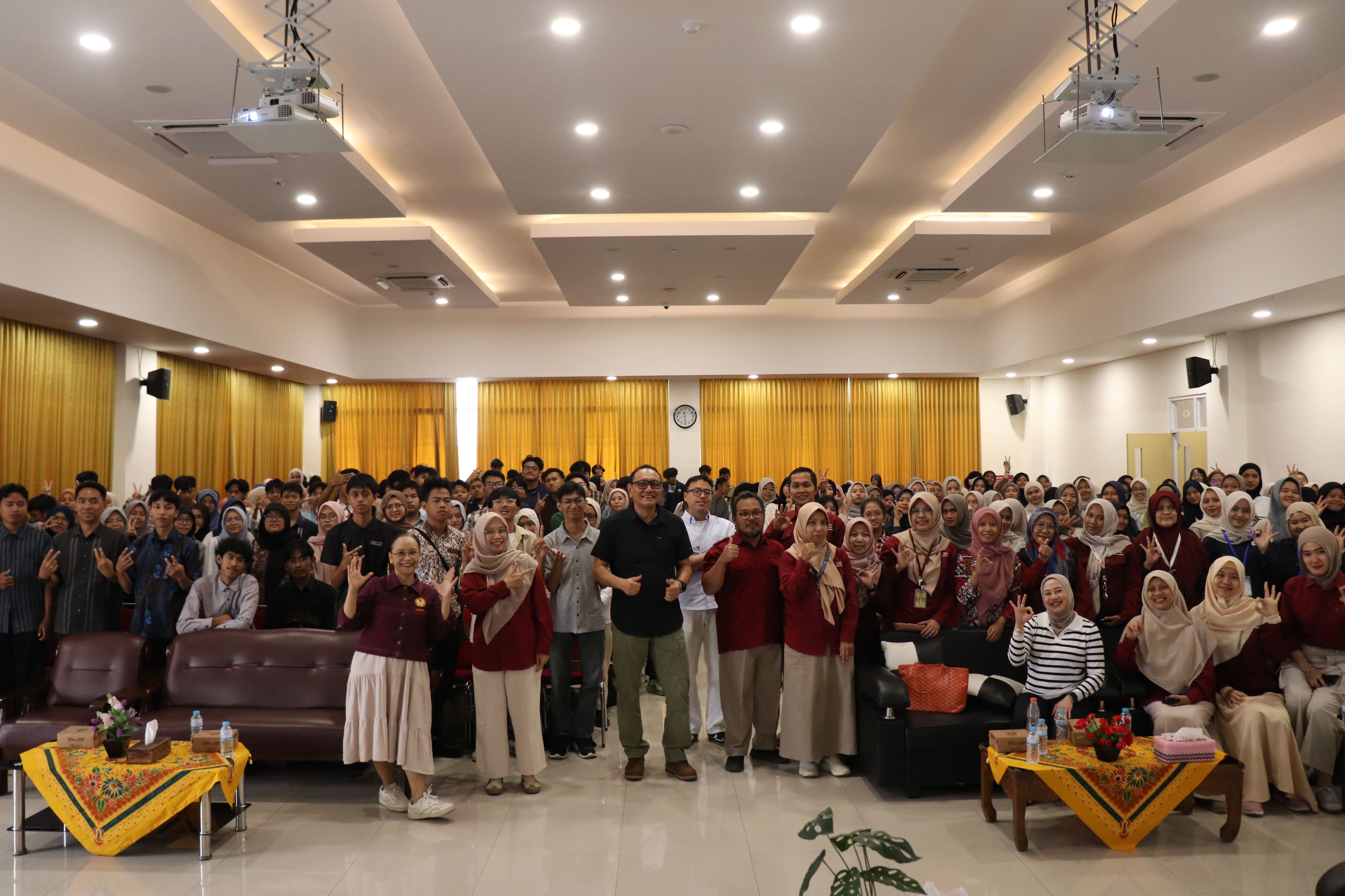 Seminar Karier Prodi Matematika Edisi Agustus 2026: Going Abroad